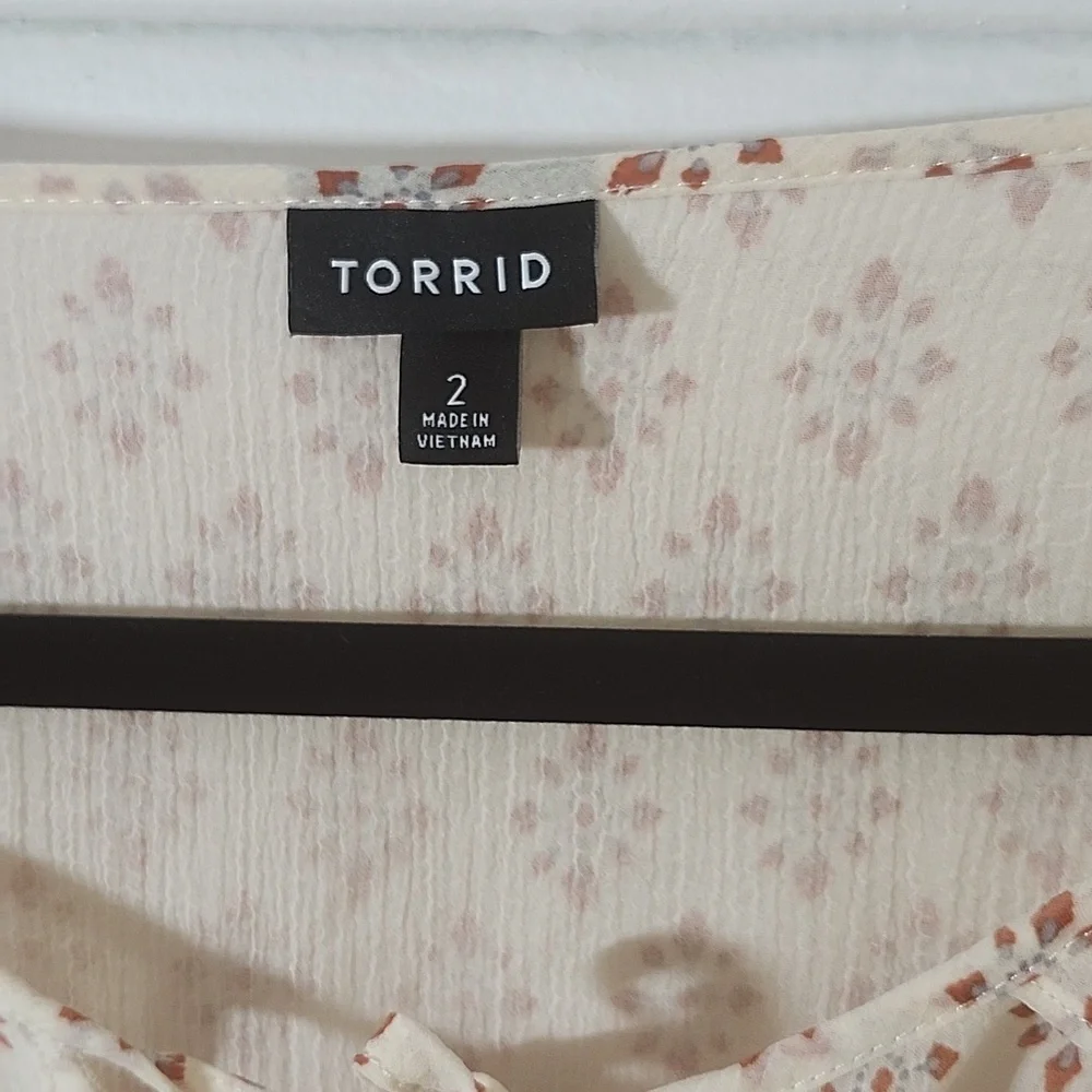 Torrid 2 - Picture 2 of 3